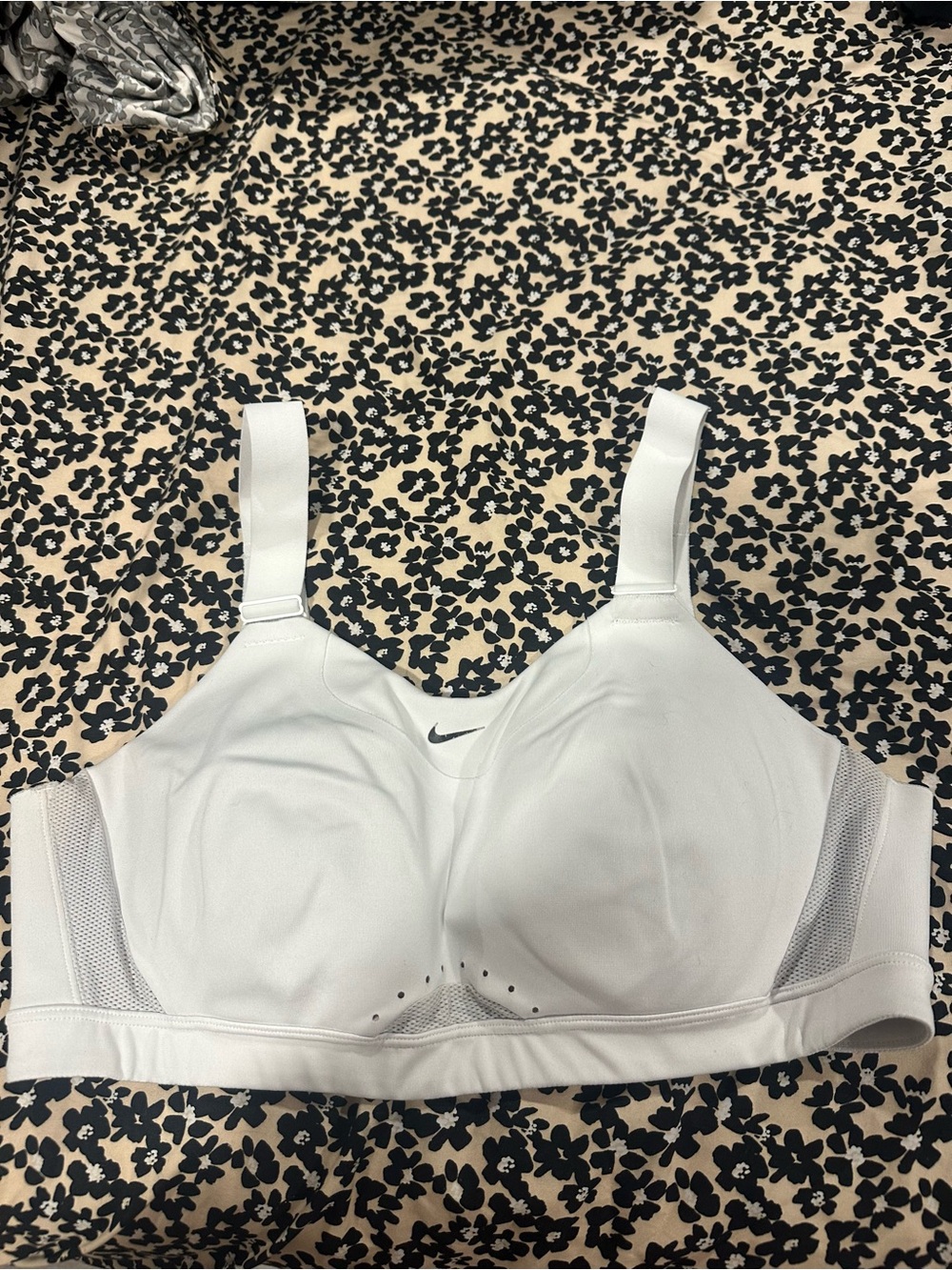 Nike White High-Impact Sports Bra with Mesh Panels